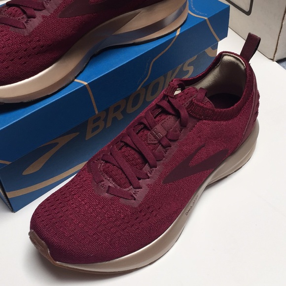 brooks levitate 2 rose